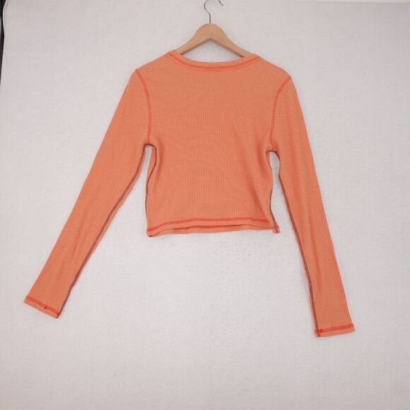 NEW Wild Fable Cropped Long Sleeve Baby Tee Shirt Women's Large Coral Peach - Picture 3 of 6